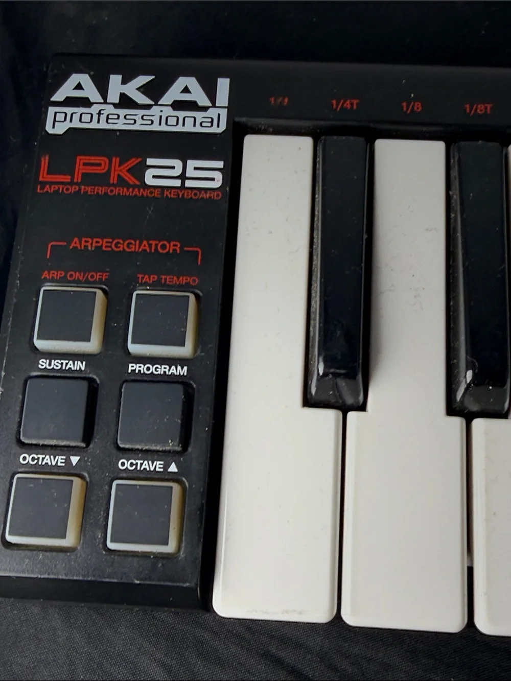 AKAI professional LPK25 (Laptop Performance Keyboard)